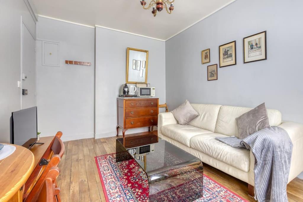 ורסאי * Le Versaillais*2 Min A Pied Du Chateau חדר תמונה