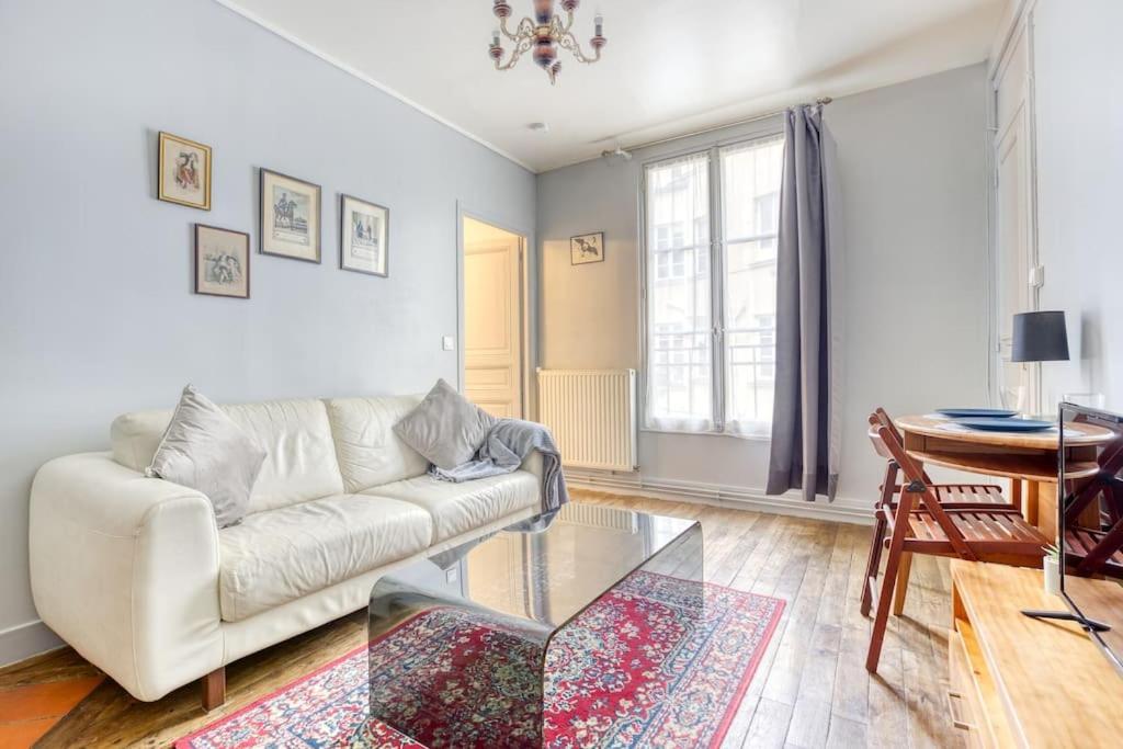 ורסאי * Le Versaillais*2 Min A Pied Du Chateau חדר תמונה
